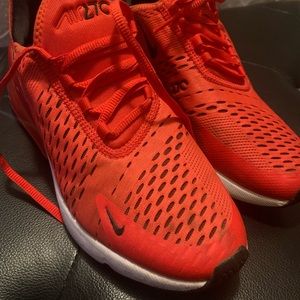 Red Nike 270